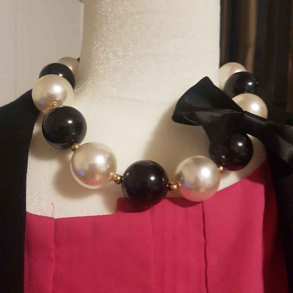 Chunky  Black/White Choker